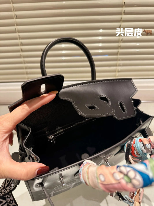 25 Litchi Leather – Premium Edition