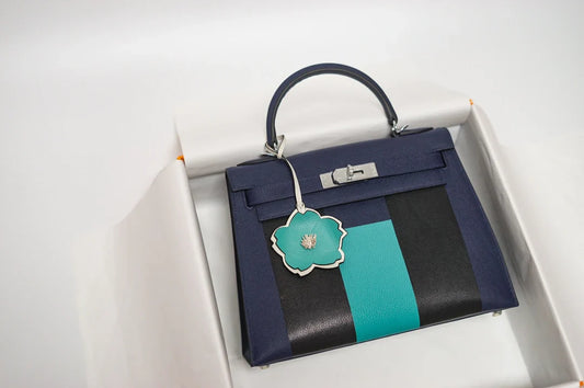 28 Tricolor Saddle Maker