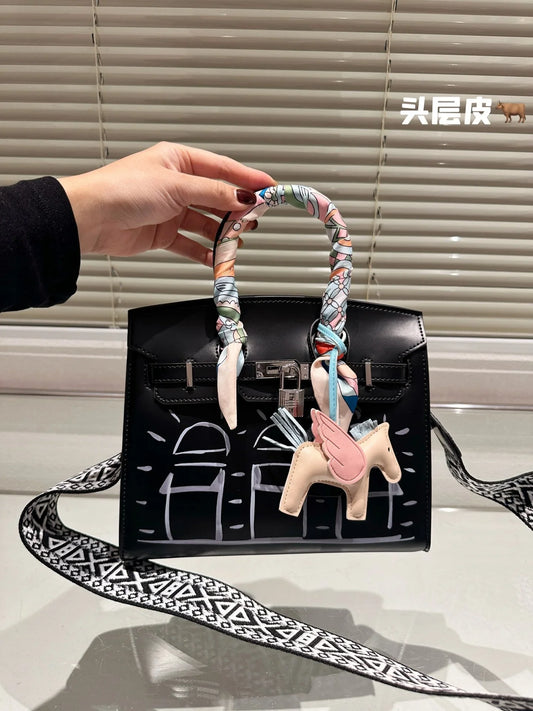 25 Litchi Leather – Premium Edition