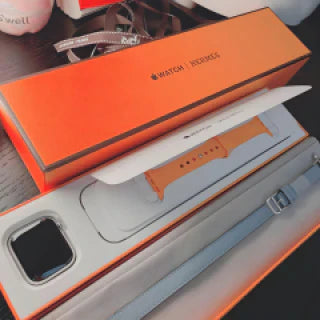 Smartwatch with Interchangeable Bands